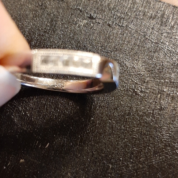 Amazing pear shaped wedding set - Picture 7 of 12